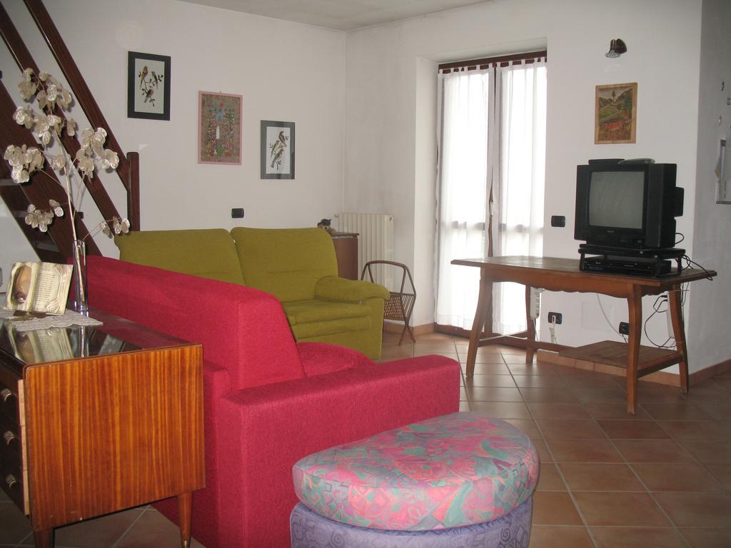Appartement La Casa Di Baba' à Alfiano Natta Chambre photo